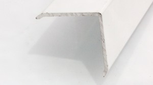 Esquinero 28 x 28 aluminio blanco adhes.